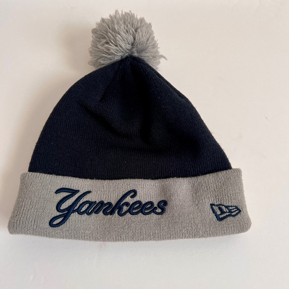 New Era Other - New Era Yankees Beanie Knit Hat Winter Gray Blue Pom MLB Baseball